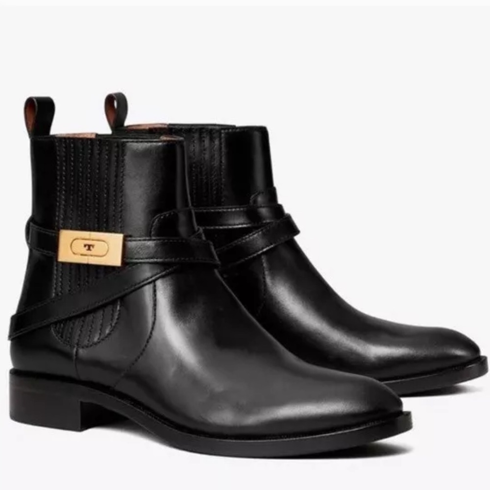 Tory Burch T-hardware chelsea boot black size 6 EUC